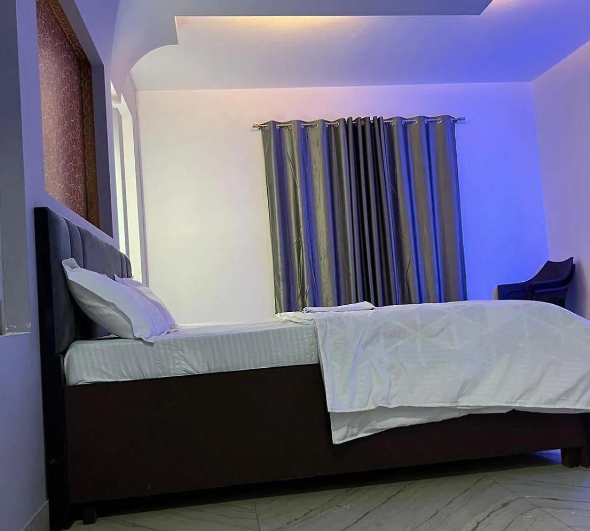 Hotel O The Majestic Residency Gurgaon 3*,