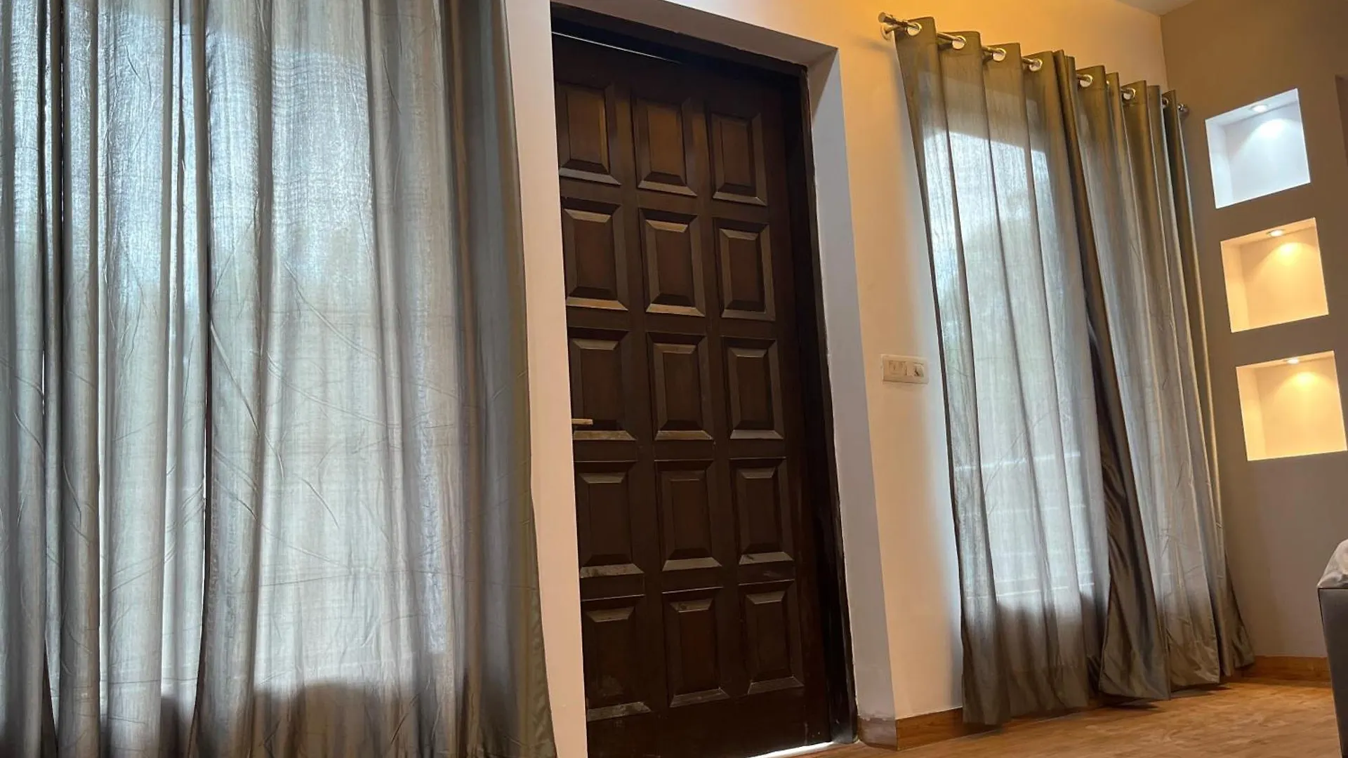 Hotel O The Majestic Residency Gurgaon